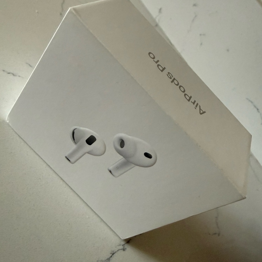 Apple AirPods Pro 3- White